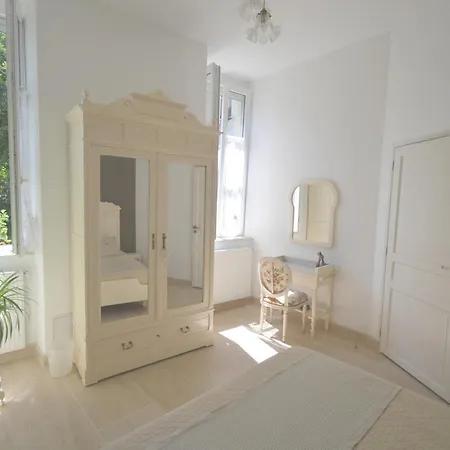 Bed & Breakfast D'hotes A Centre Avec Parking Prive *